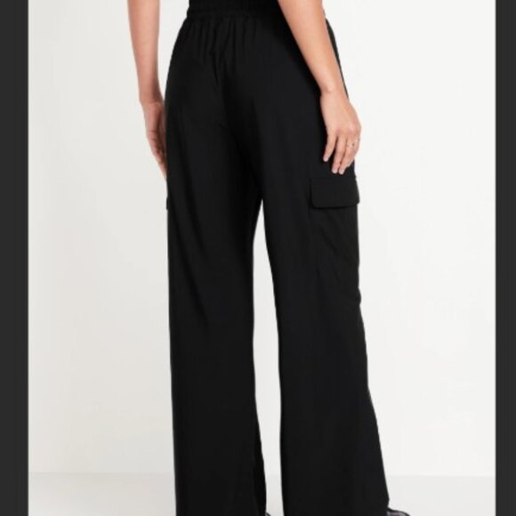 NWT Old Navy High-Waisted SleekTech Wide-Leg Cargo Pants, Black - Picture 2 of 2
